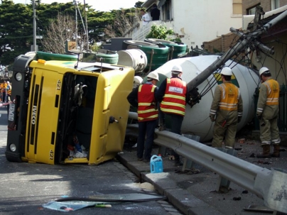 An image of an 18-Wheeler crash